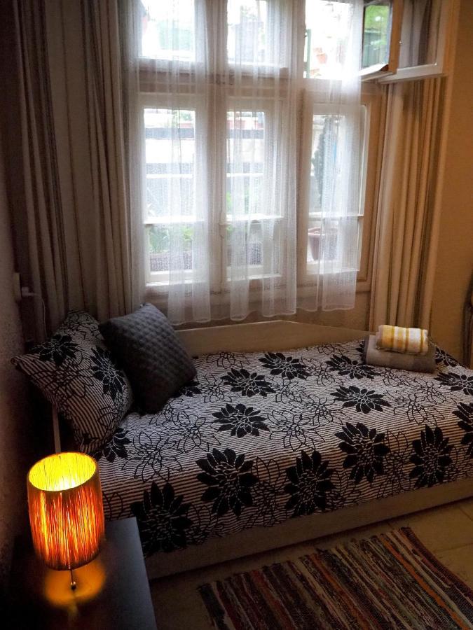 Authentic Guest Stay In The Heart Of Veliko Tarnovo Студио С Изглед Към Царевец Zewnętrze zdjęcie