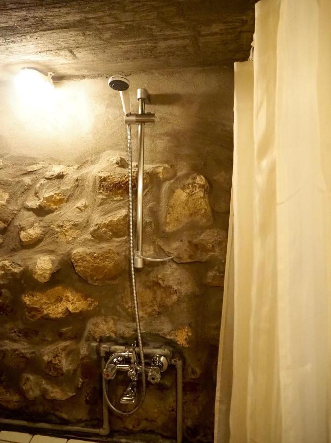 Authentic Guest Stay In The Heart Of Veliko Tarnovo Студио С Изглед Към Царевец Zewnętrze zdjęcie