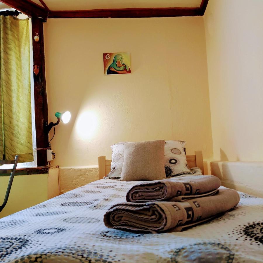 Authentic Guest Stay In The Heart Of Veliko Tarnovo Студио С Изглед Към Царевец Zewnętrze zdjęcie