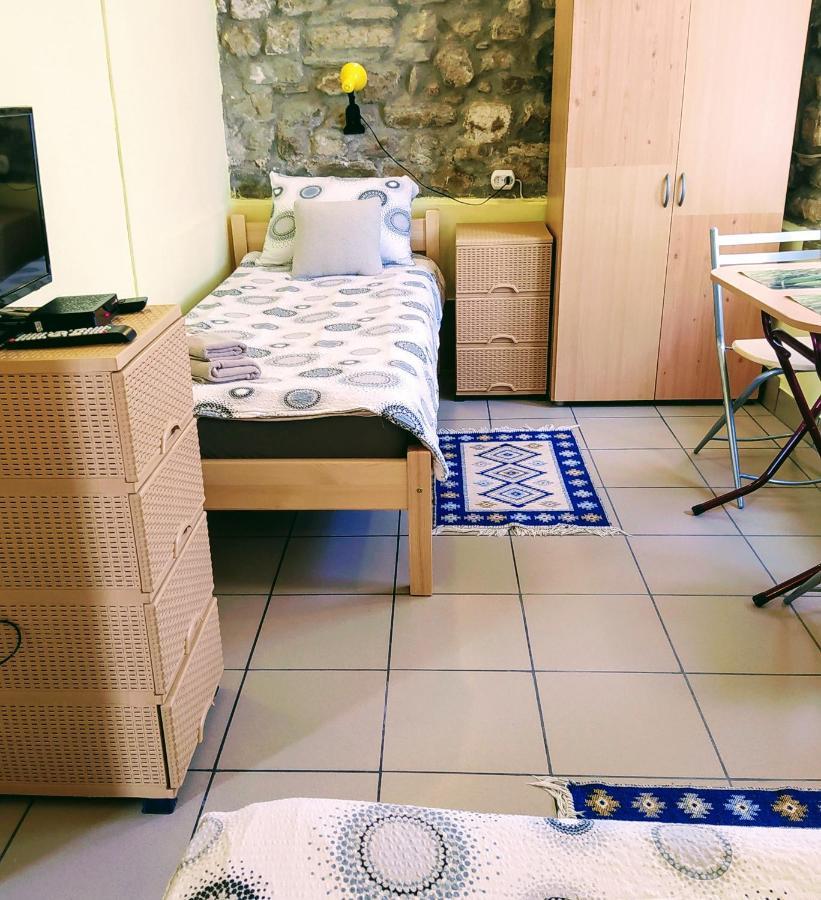 Authentic Guest Stay In The Heart Of Veliko Tarnovo Студио С Изглед Към Царевец Zewnętrze zdjęcie